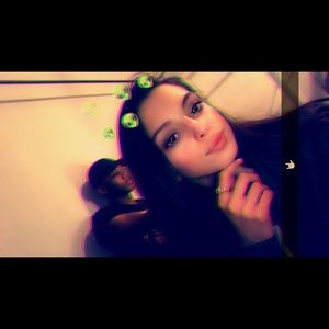 Meet your Posher, Olivia